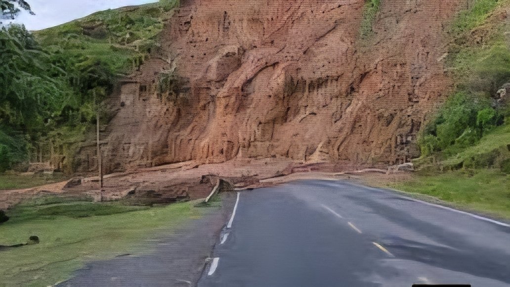 KeNHA Restores Traffic on Iten-Kabarnet Road Following Kolol Landslide