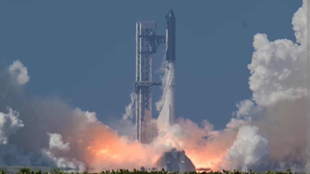 SpaceX Starship V3 Scores Largely Successful Debut in Texas Test Flight