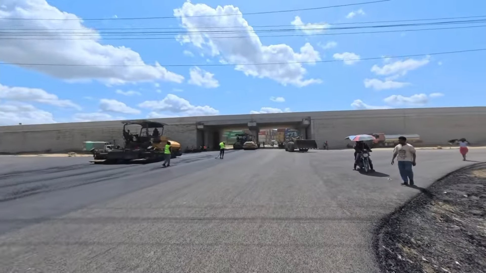 Tarmacking Almost Complete at Kwa Jomvu Interchange Service Lane