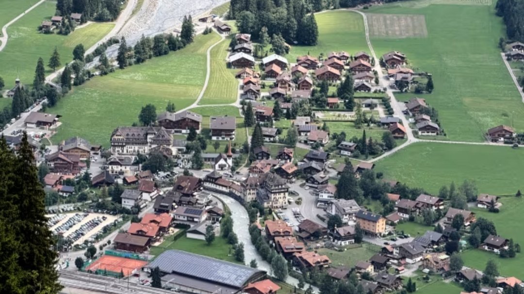 Unstable rock formation threatens Swiss village of Kandersteg