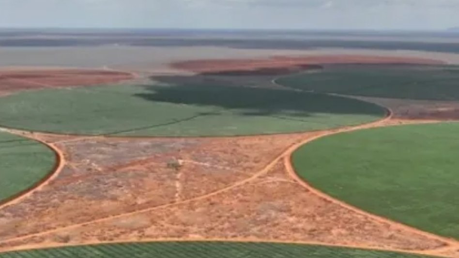 Irrigation infrastructure and farmland landscape associated with large-scale dam projects in Kenya