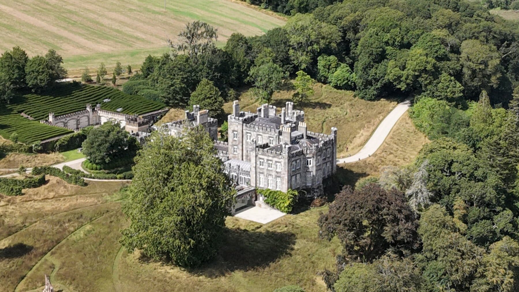 Mark Zuckerberg buys Irish castle