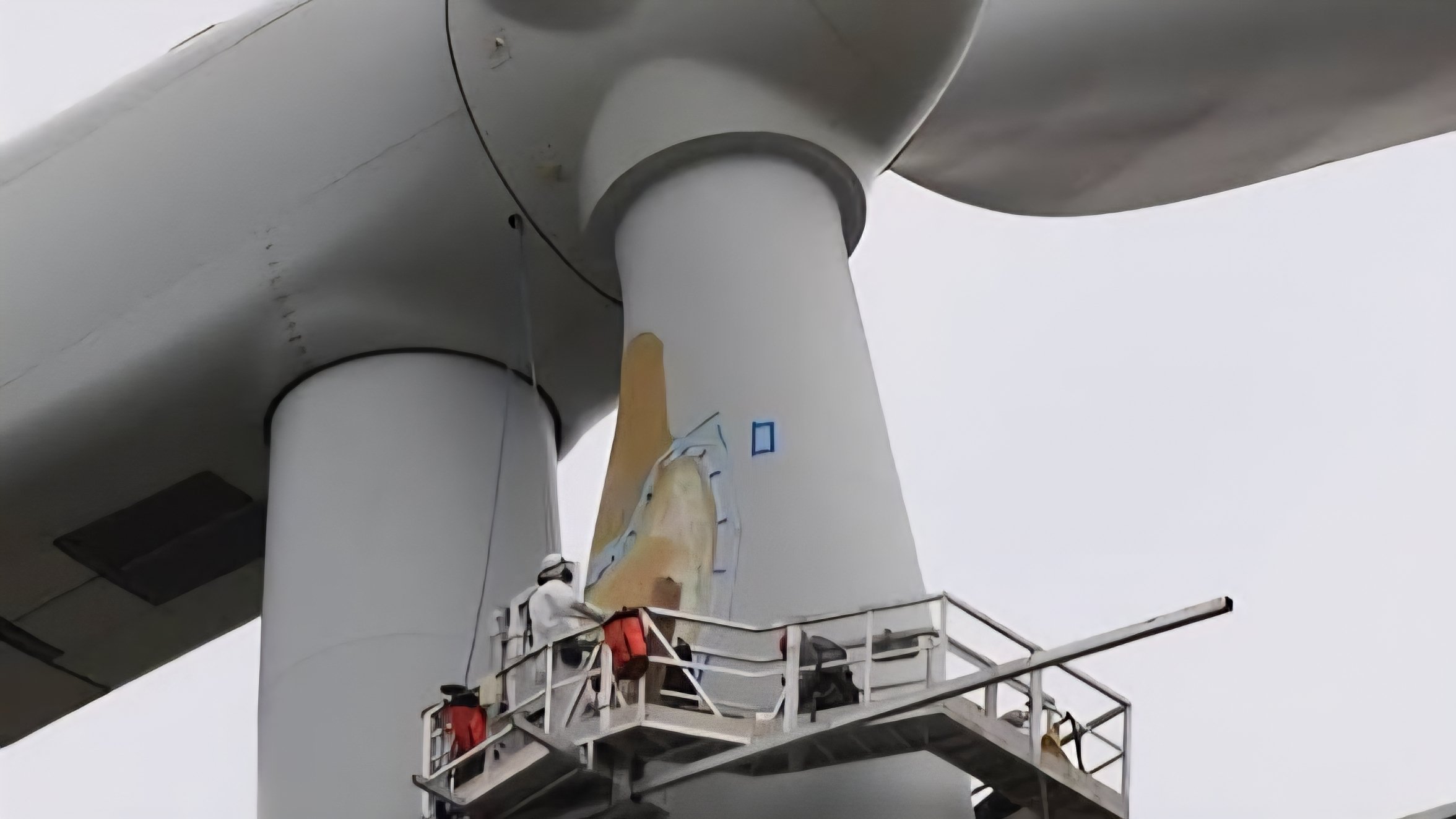 Engineers Face Massive Logistics Hurdles Moving 80-Metre Wind Turbine Blades