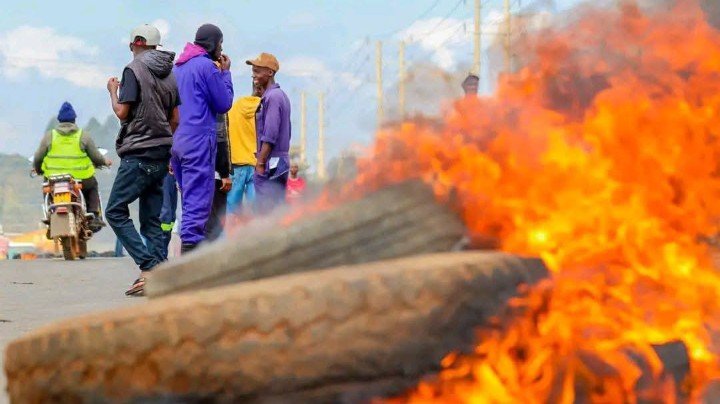 Karatina-Nyeri Highway Blocked: Protests Over Fatal Shooting of Businessman George Gathu Matheri Bring Traffic to Standstill