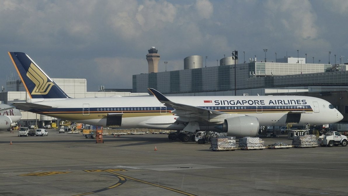 Sacked Engineer Wins $28,000 After Rebooting Singapore Airlines Jet