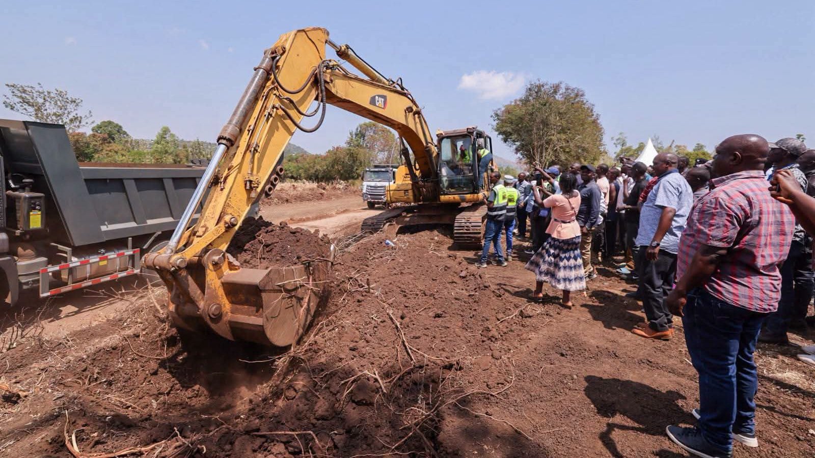 CS Mbadi Launches Tarmacking on Tonga-Kisaku-Osiri Road