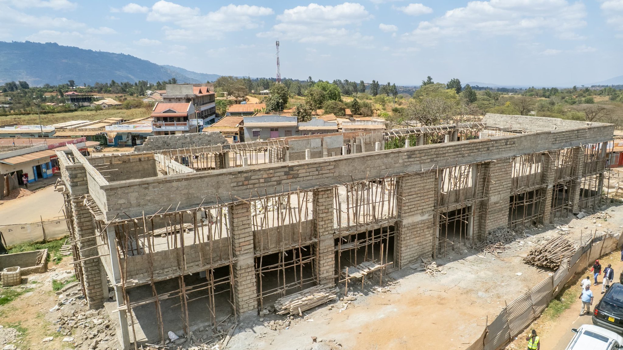 President Ruto inspects construction progress at Kimutwa modern market