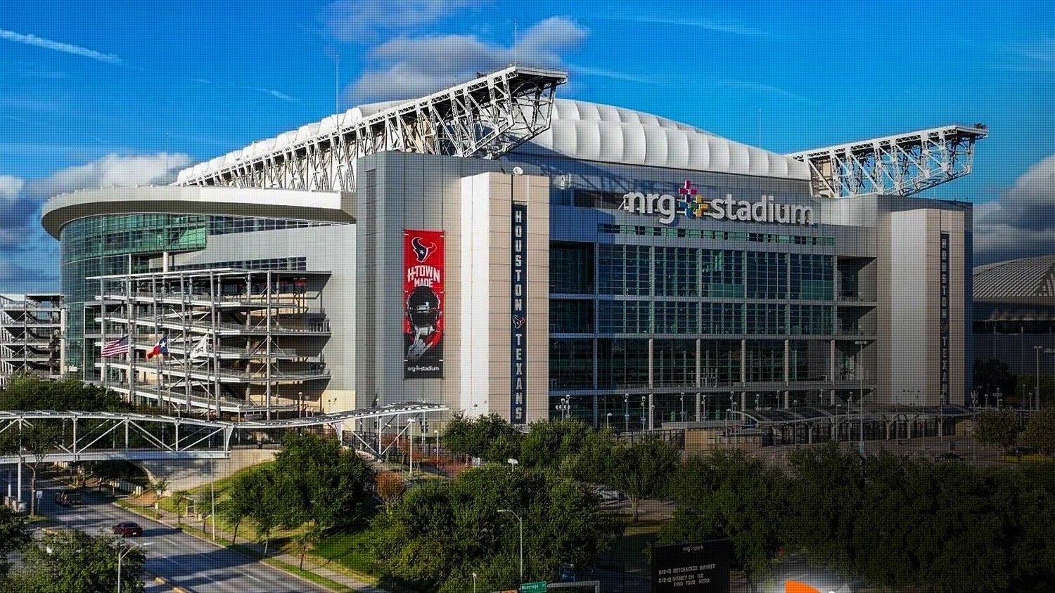 Houston Stadium: The First NFL Retractable Roof with a 12,000-Ton Cooling System Hosting World Cup 2026 Match 9