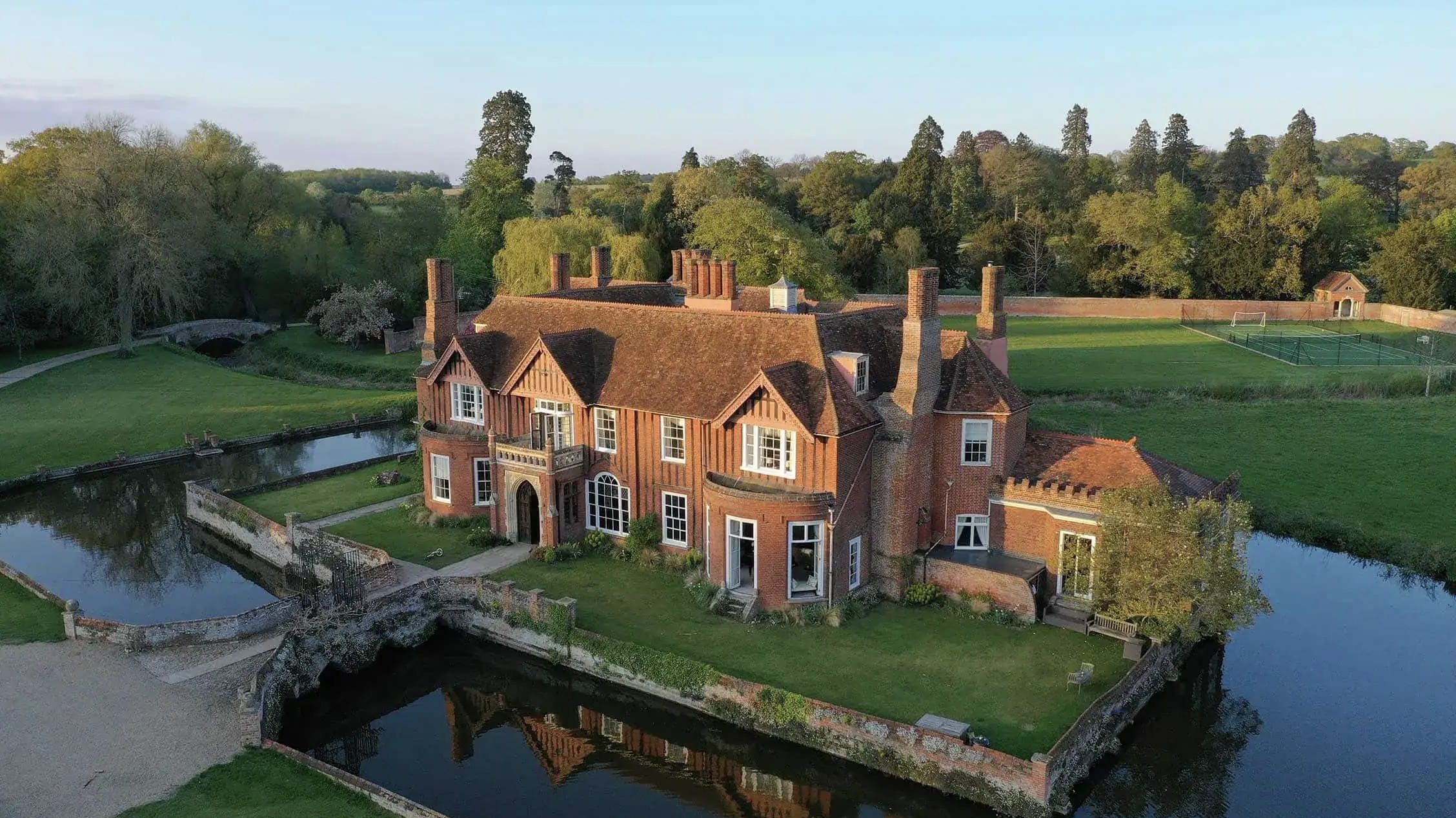 Historic Manor Owner Sues Architect Over £400,000 Pipework Claim